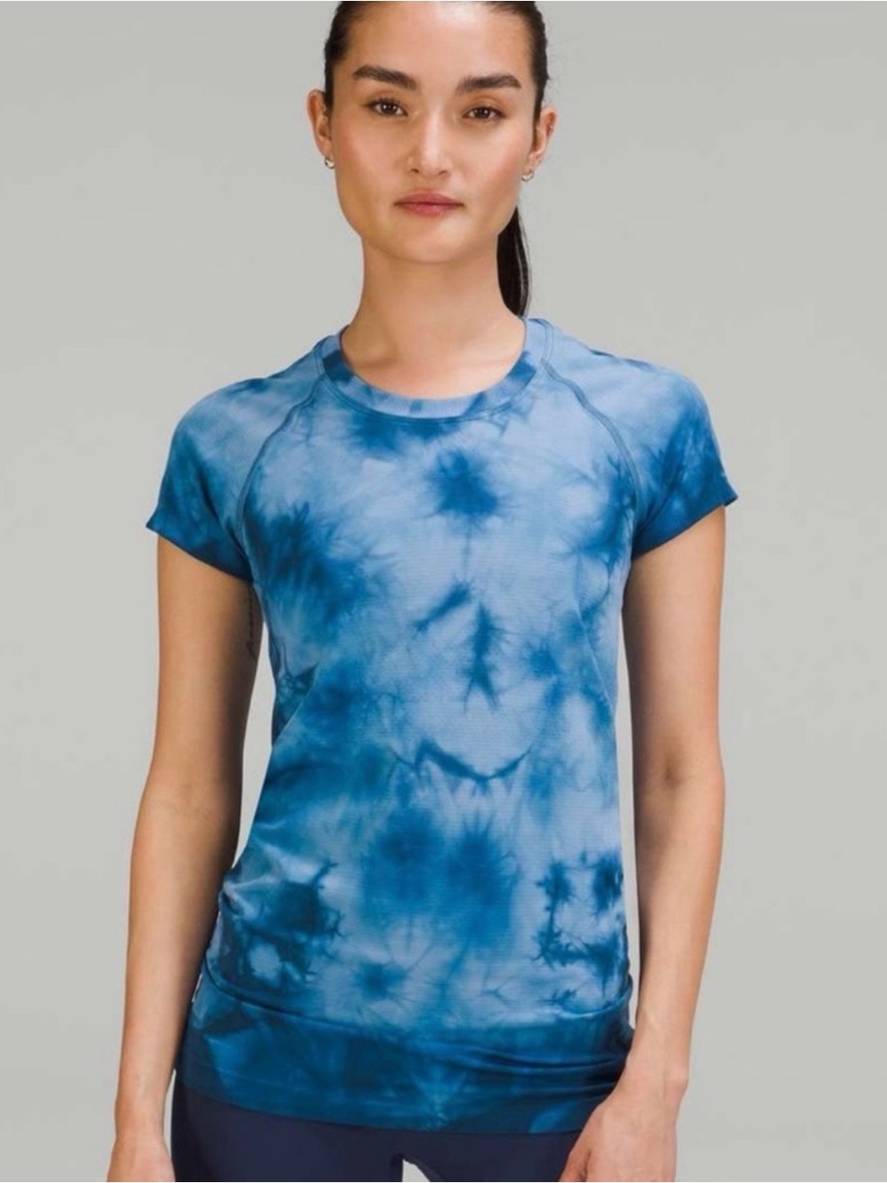Lululemon Swiftly Tech Short Sleeve Shirt 2.0 - Marble Blue Tie Dye - Size 6